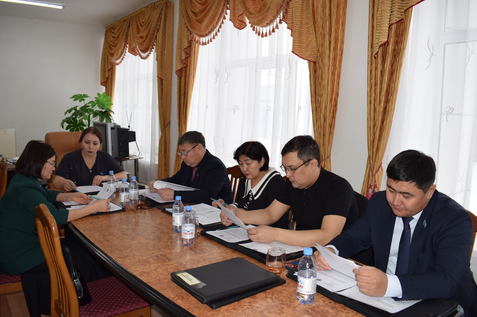 Аудандық мәслихаттың тұрақты комиссия отырысы