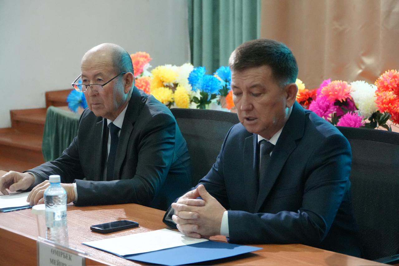 КОНСТИТУЦИЯ: ҚОҒАМ ҮНІ ЕСКЕРІЛГЕН ҚҰЖАТ