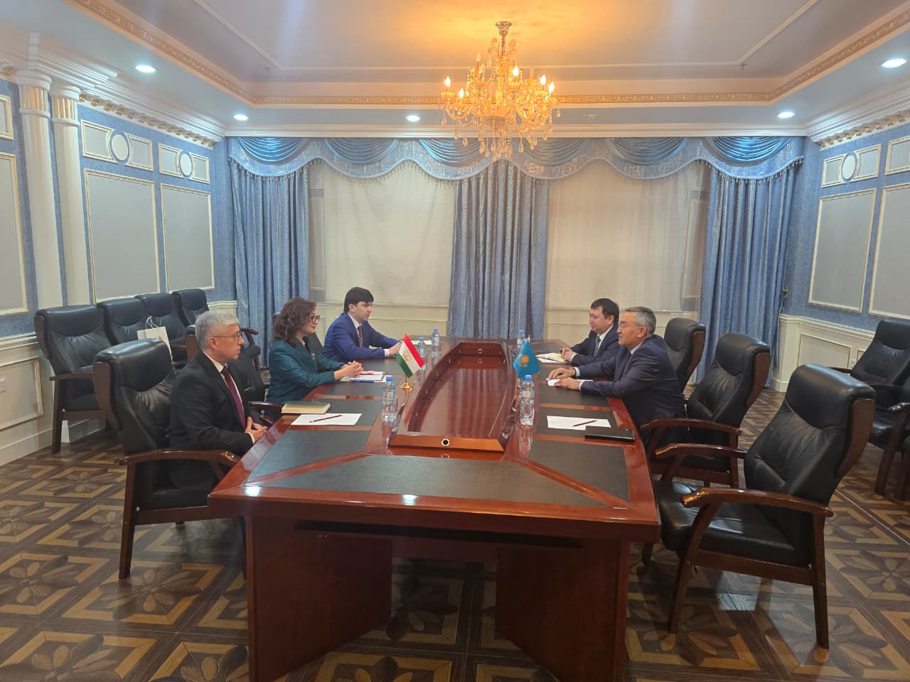 Қазақстан мен Тәжікстан өзекті күн тәртібі бойынша «сағат теңестірді»