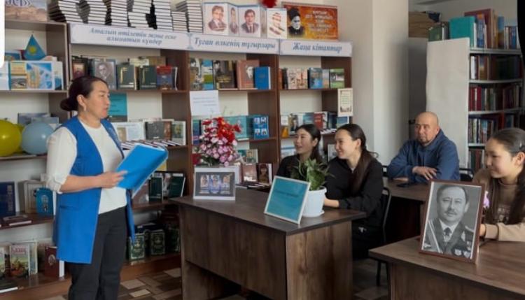 Көктерек ауылдық кітапханасында тұрақты оқырмандардың қатысуымен көрнекті қазақстандық ғарышкер, Халық Қаһарманы Талғат Мұсабаевтың 75 жылдық мерейтойына арналған «Тұңғыш ғарышкер» атты танымдық сағат өткізілді