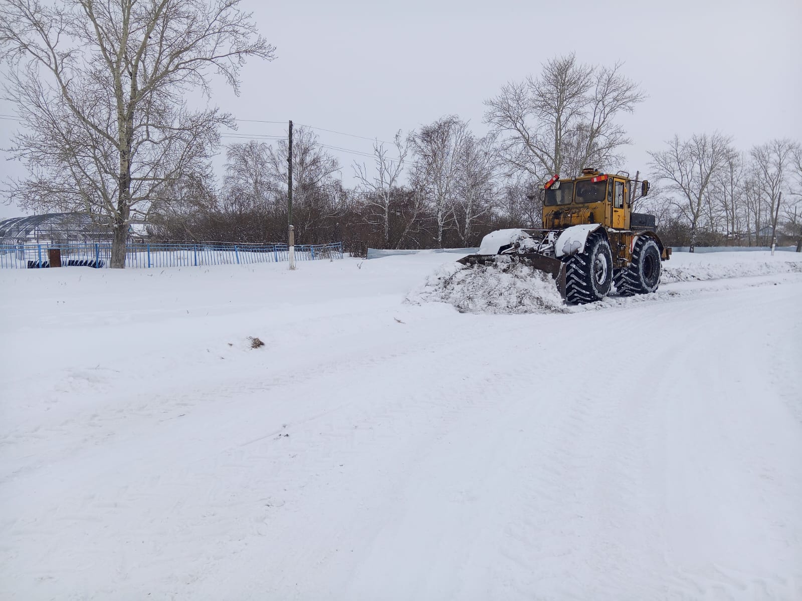 «Нұрсұлтан» шаруа қожалығы Жаңажол кентінің ішіндегі жолдарды (жалпы ұзындығы 4,8 шақырым алты көше) қардан тазартты