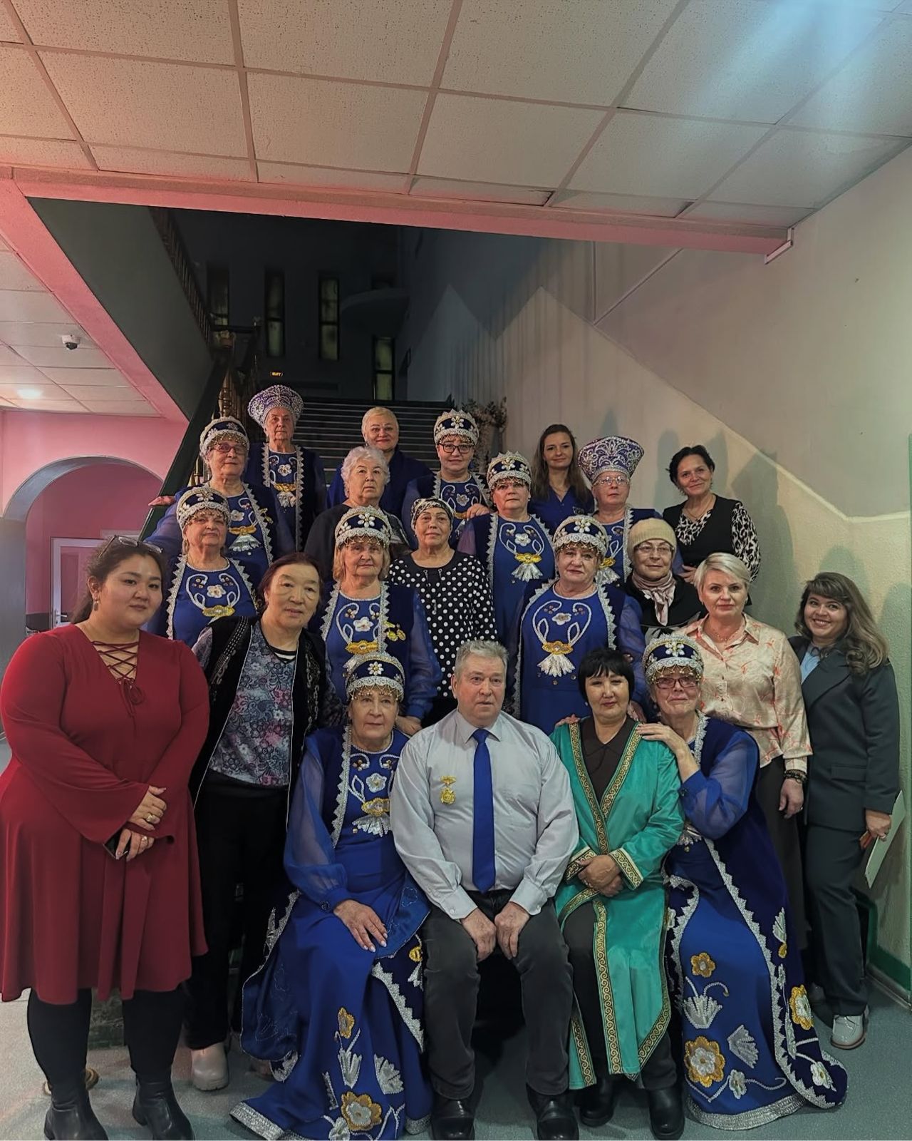 В городском музее в честь 30-летия Ассамблеи народа Казахстана состоялся содержательный вечер встречи с представителями этносов нашего города, организованный народным хором ветеранов «Самоцветы» Дворца горняков.