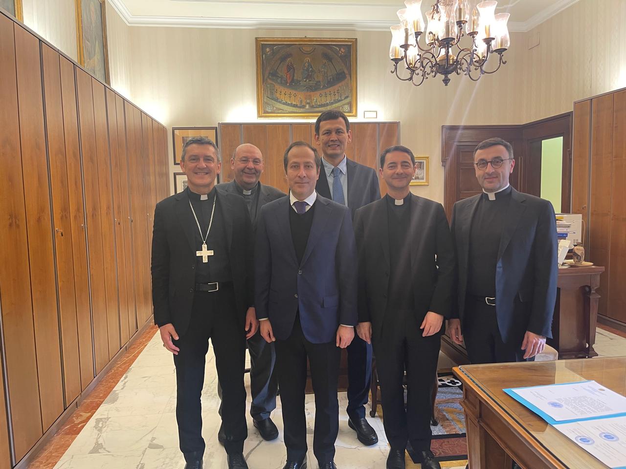 Қазақстанның Қасиетті Тақ жанындағы Елшісінің Апостолдық Архив және Кітапхана басшылығымен  кездесуі туралы