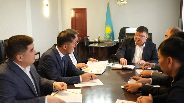 АУДАН ӘКІМІ АУДАНДА АТҚАРЫЛАТЫН ЖҰМЫСТАРДЫ ПЫСЫҚТАДЫ