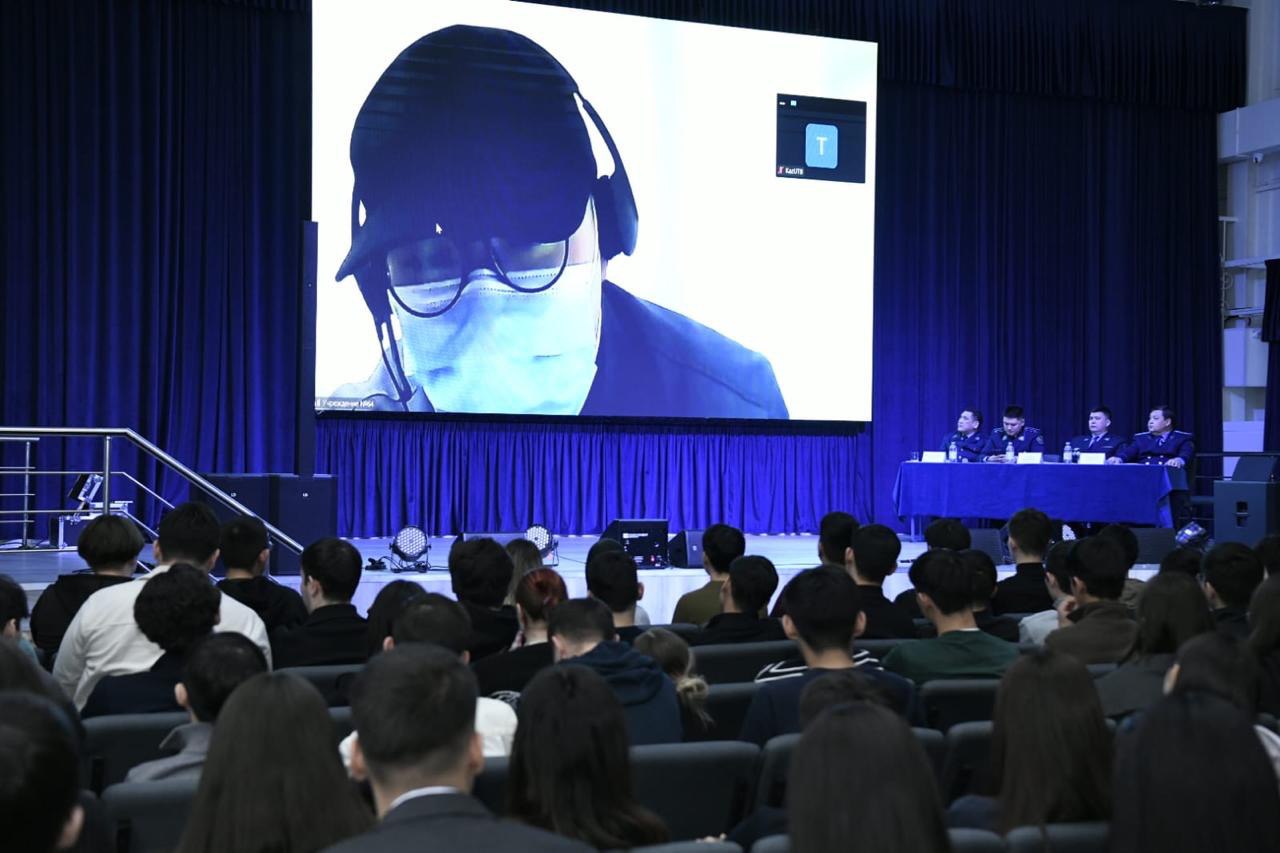 «Закон и порядок»: в Астане прошел телемост среди студентов с осужденными