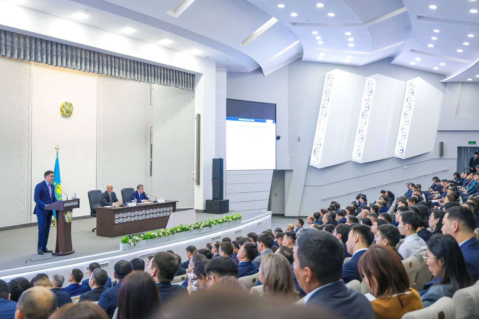 Қазақстанның минералдық-шикізат базасы шамамен 10 мың кен орнын қамтиды