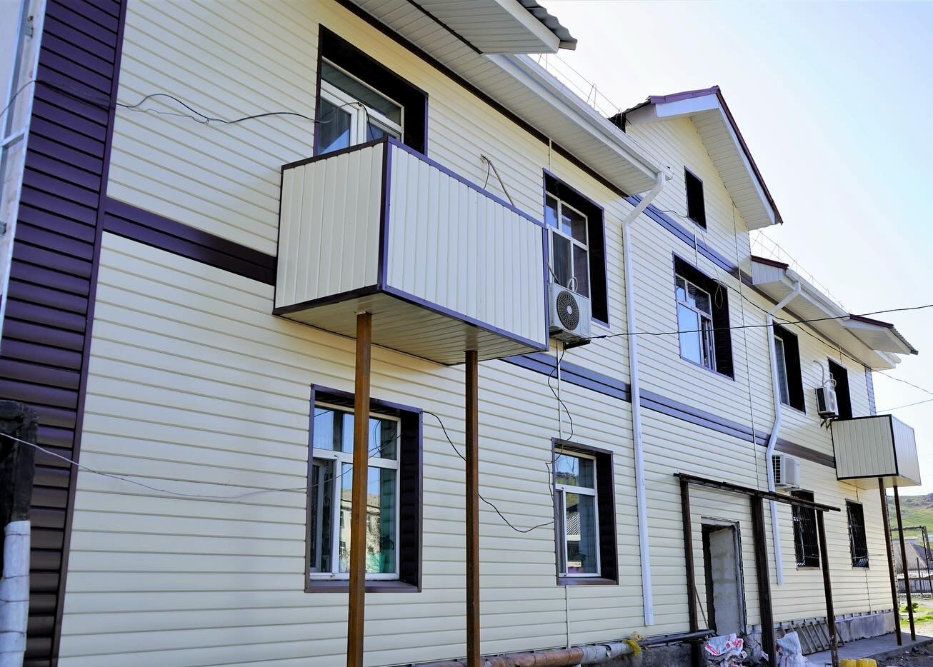 ТҮРКІСТАН: КЕНТАУДА 200-ГЕ ЖУЫҚ КӨПҚАБАТТЫ ТҰРҒЫН ҮЙ ЖӨНДЕУДЕН ӨТКЕН