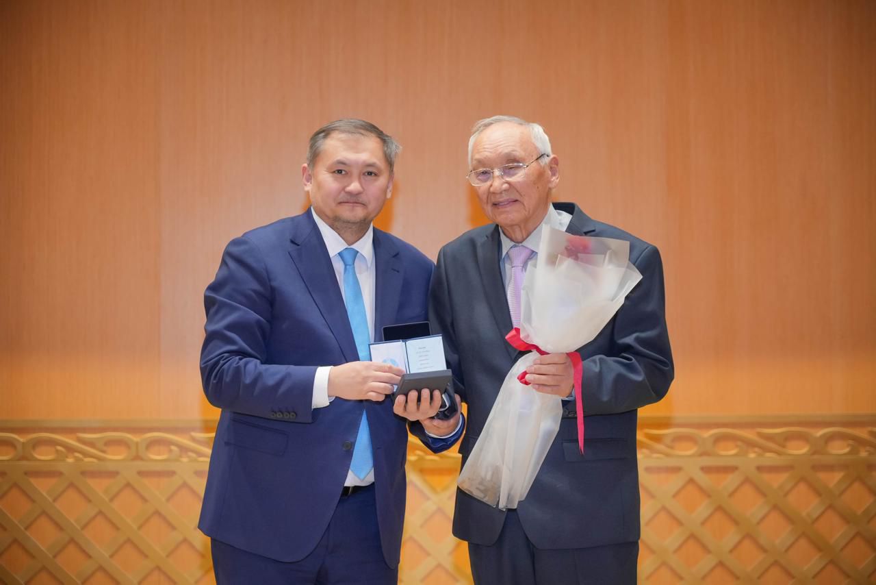 В Алматы наградили лучших представителей науки и высшего образования