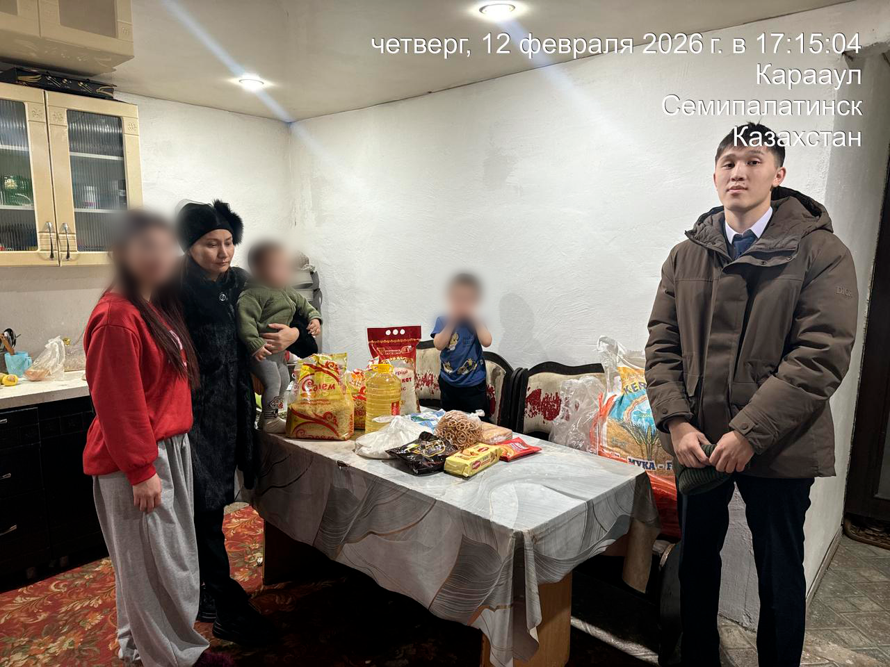 Еріктілер акциясы аясында Абай ауданының әкімдігі тарапынан мұқтаж отбасыларға азық-түліктер таратылып, көмек көрсетілді.