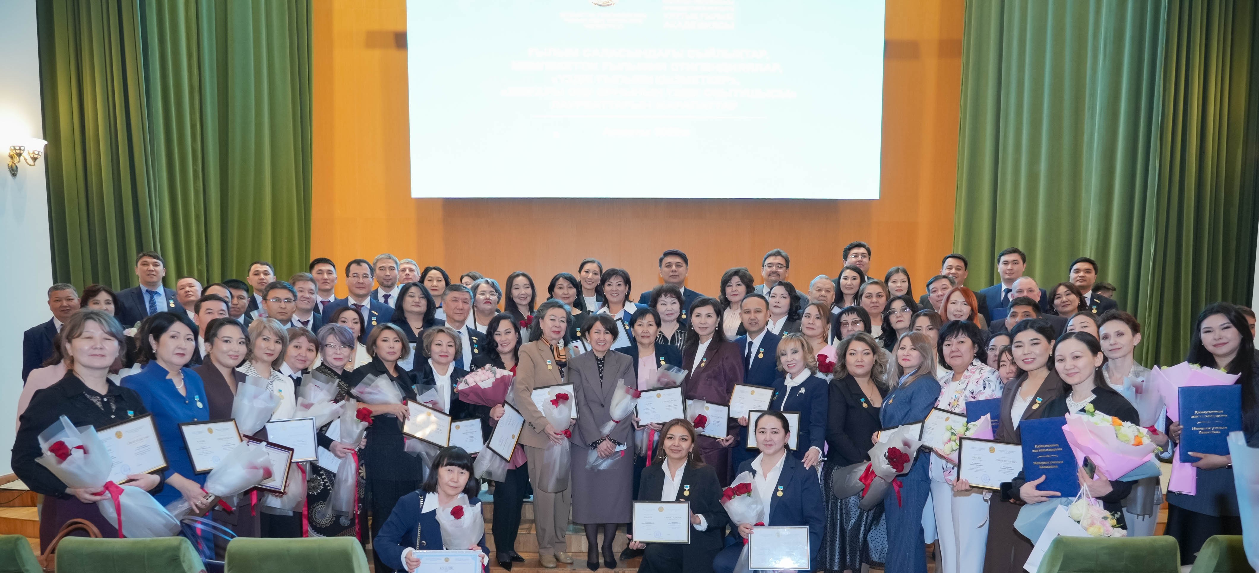 Мемлекет басшысының тапсырмасы: 14 жас ғалым жаңа пәтер иесі атанды