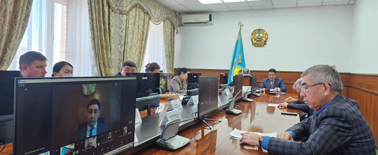 2026 жылдың 13 ақпанда сағат 10.00-де Ақсу қалалық мәслихатының КЕЗЕКТІ сессиясы өтті.  Күн тәртібінде