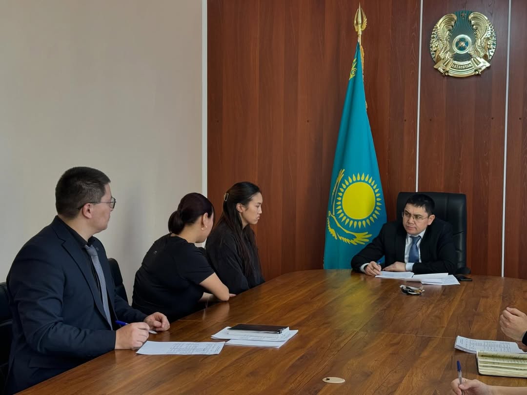 Аким района провёл приём граждан по личным вопросам