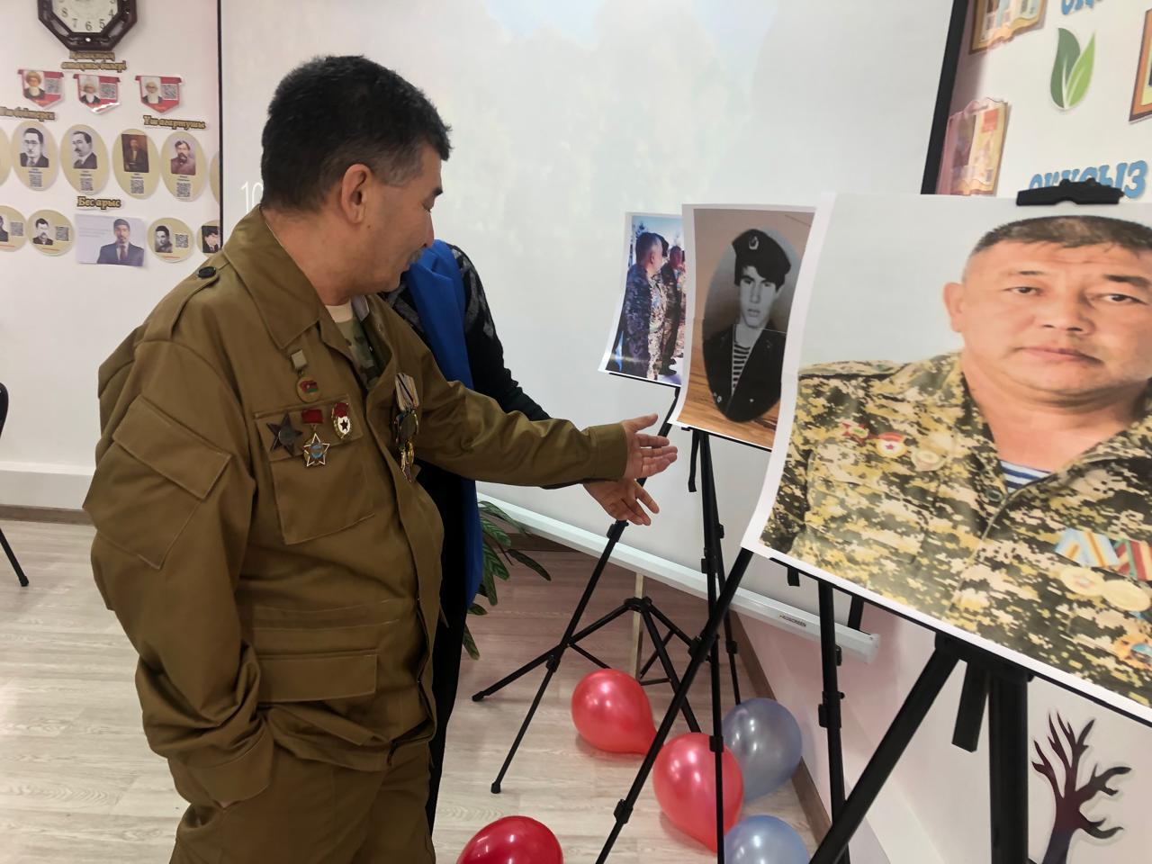 Алмалы ауылдық округінің кітапханасында 15 ақпан – Кеңес әскерінің Ауғанстан жерінен шығарылған күніне орай «Ауған соғысының жауынгерлері – бейбіт күннің батырлары» атты фотокөрме көрсетілді.