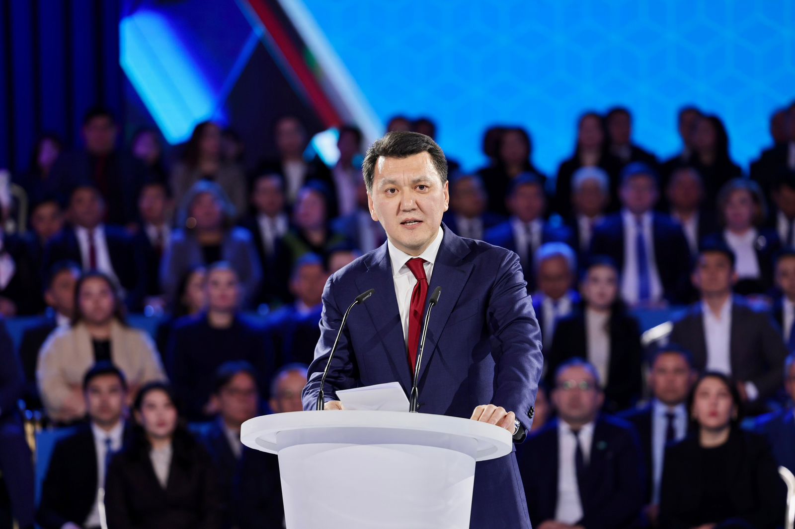 ЖАЛПЫҰЛТТЫҚ КОАЛИЦИЯ ҚОҒАМДА ЖАҢА КОНСТИТУЦИЯНЫ ТҮСІНДІРЕДІ