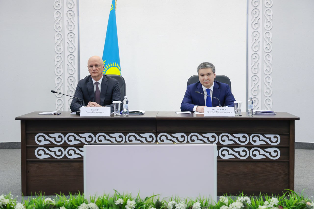 Под председательством Первого заместителя Премьер-министра Романа Скляра прошла Коллегия Министерства промышленности и строительства по итогам 2025 года