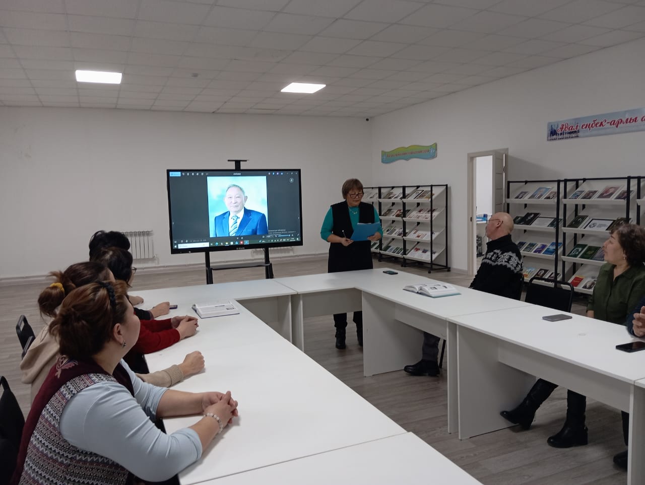 Жаңаталап Мәдениет үйінде көрнекті жазушының өмірі мен шығармашылығына арналған «Сыр қаламы, қаламгер өнегесі» атты портрет сағаты өтті.