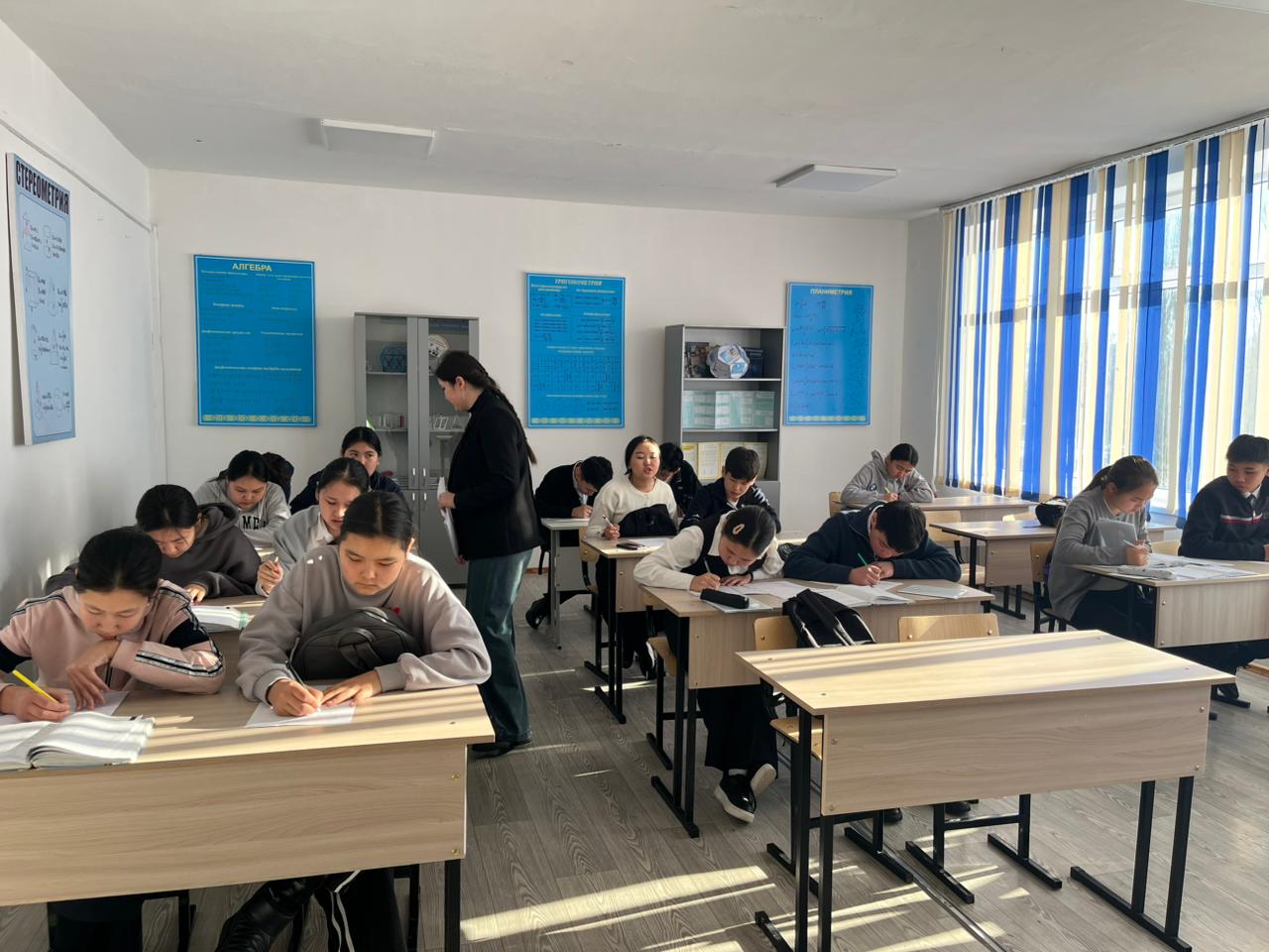 "Мектептегі қауіпсіздік және заң бұзушылықтың алдын алу" құқықтық сауалнама жұмыстары жүргізілді