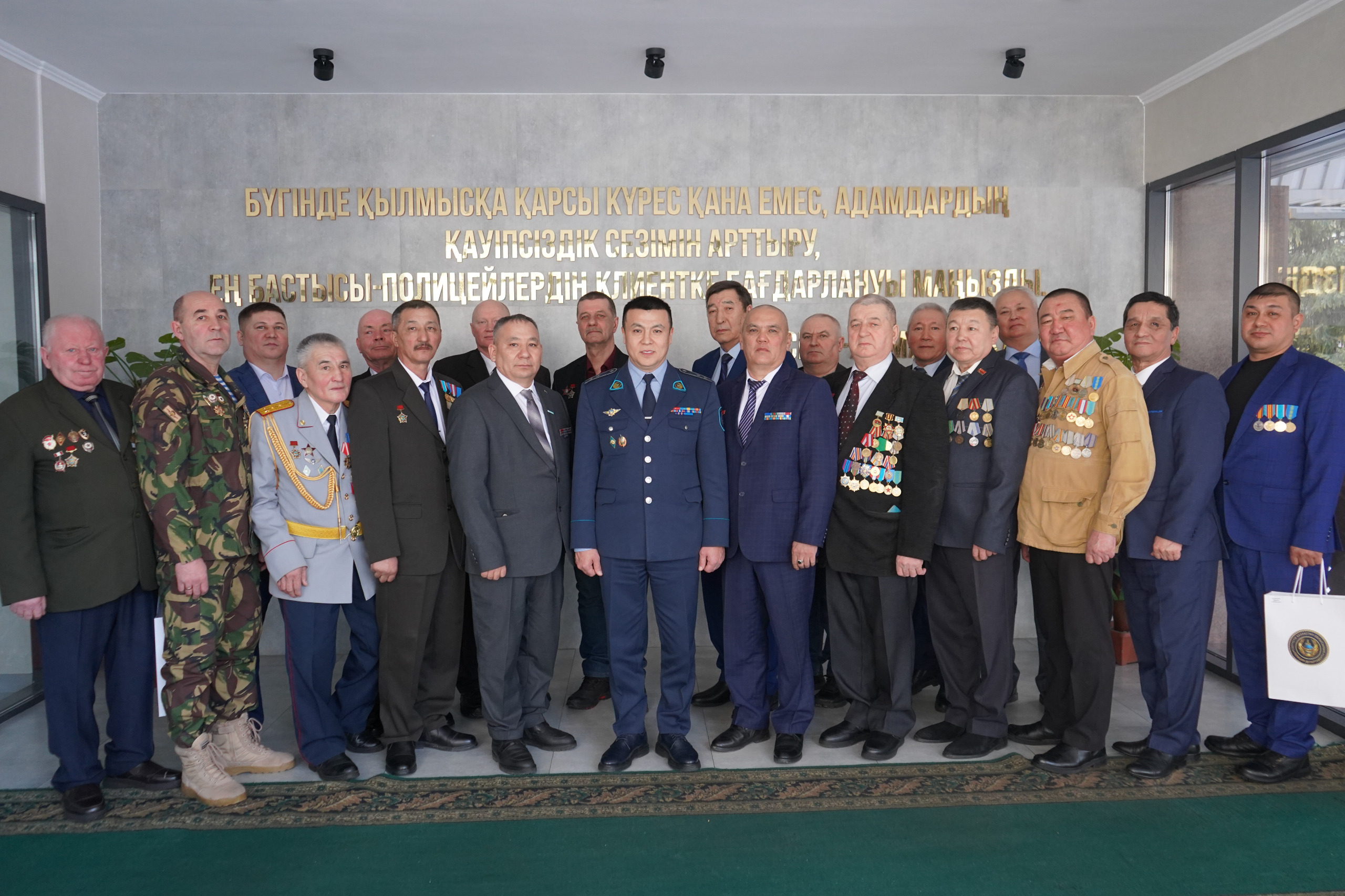 Главный полицейский СКО поздравил ветеранов полиции, прошедших Афганскую войну