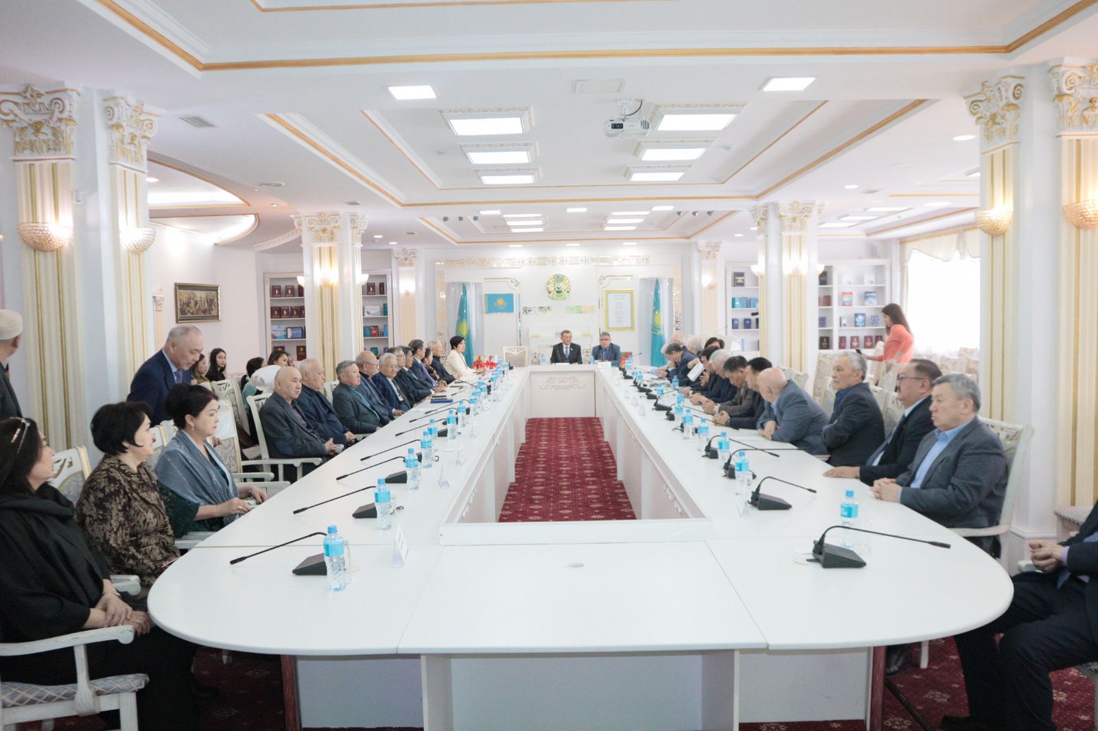 ҚР Ұлттық академиялық кітапханасында Жолтай Әлмашұлының жаңа кітаптары таныстырылды