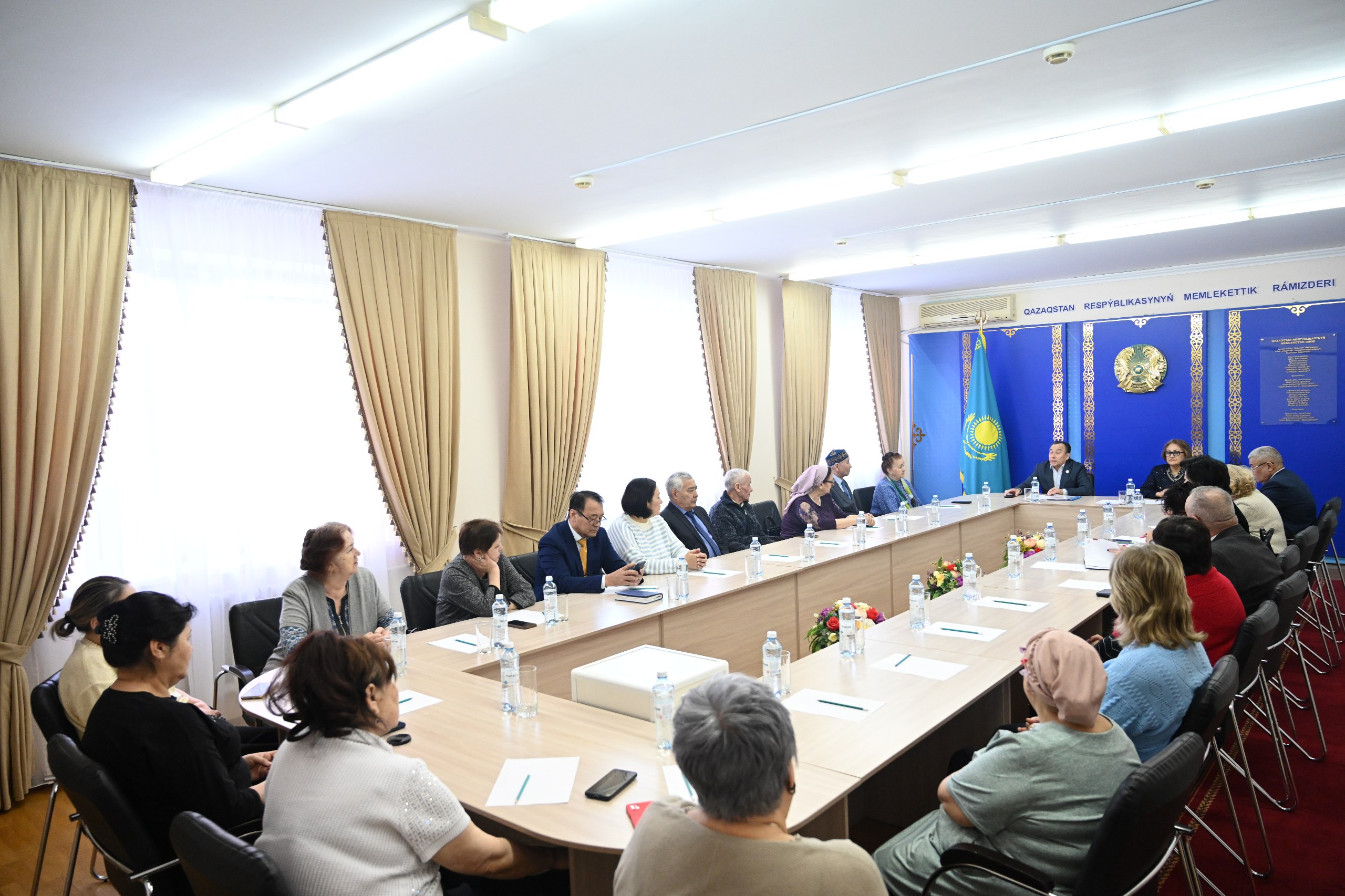 Ақсақалдар мен аналар пікір алмасты