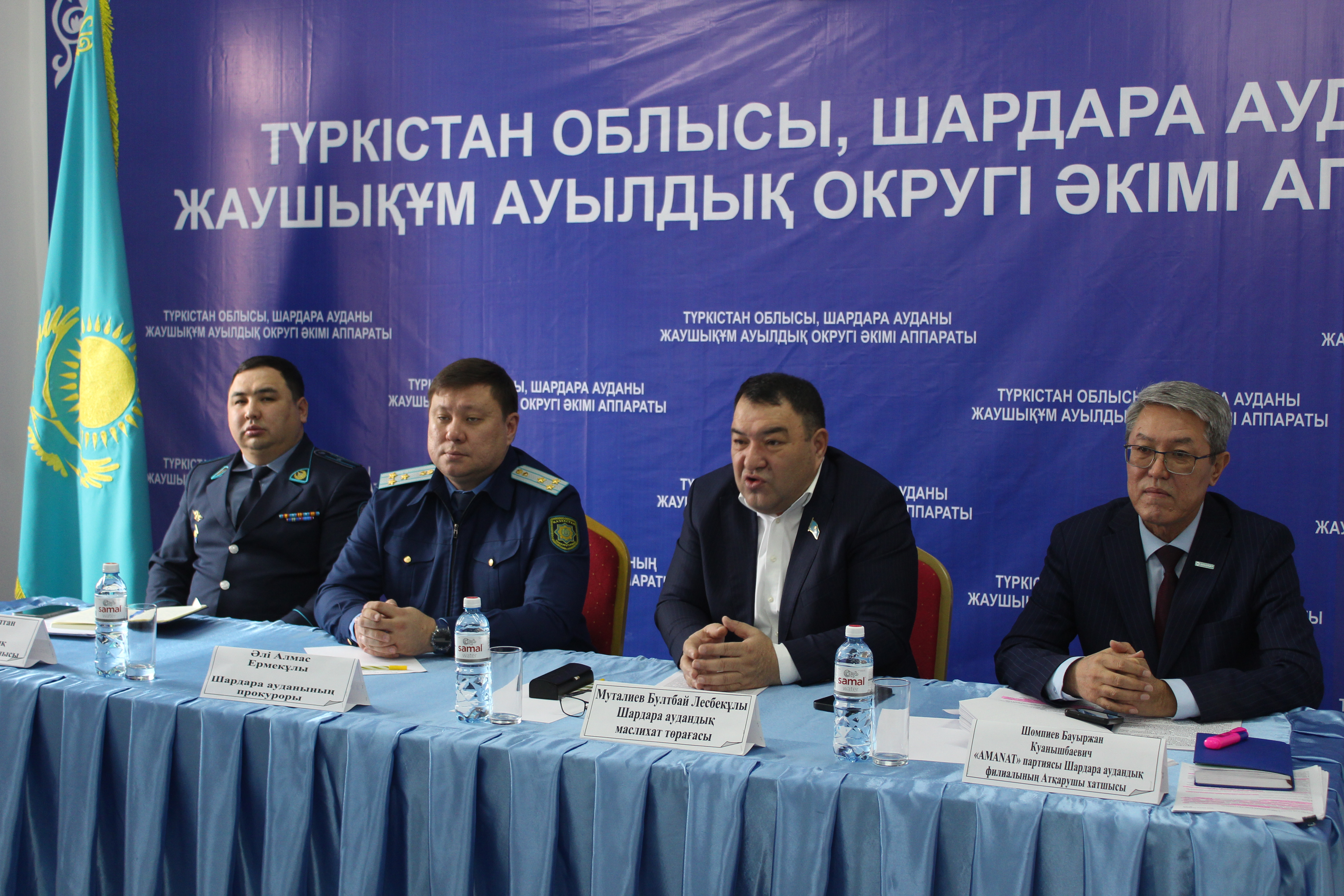 Шардара ауданы мәслихатының төрағасы Б.Муталиев №3 округі бойынша Шардара қаласы «Майқала» мөлтек ауданы мен Жаушықұм ауылдық округі тұрғындарына 2025 жылғы атқарған жұмыстарының есебін берді.