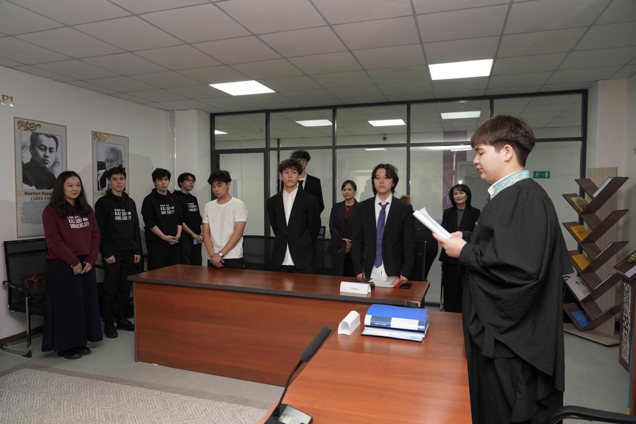 «Заң мен тәртіп»: елордалық оқушыларға адвокаттардың жұмысы көрсетілді