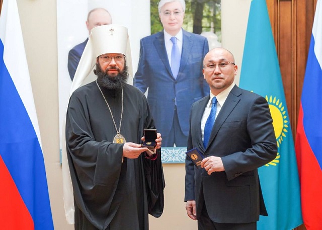 Посол РК в РФ Д.Абаев встретился с главой ОВЦС Московского Патриархата Антонием