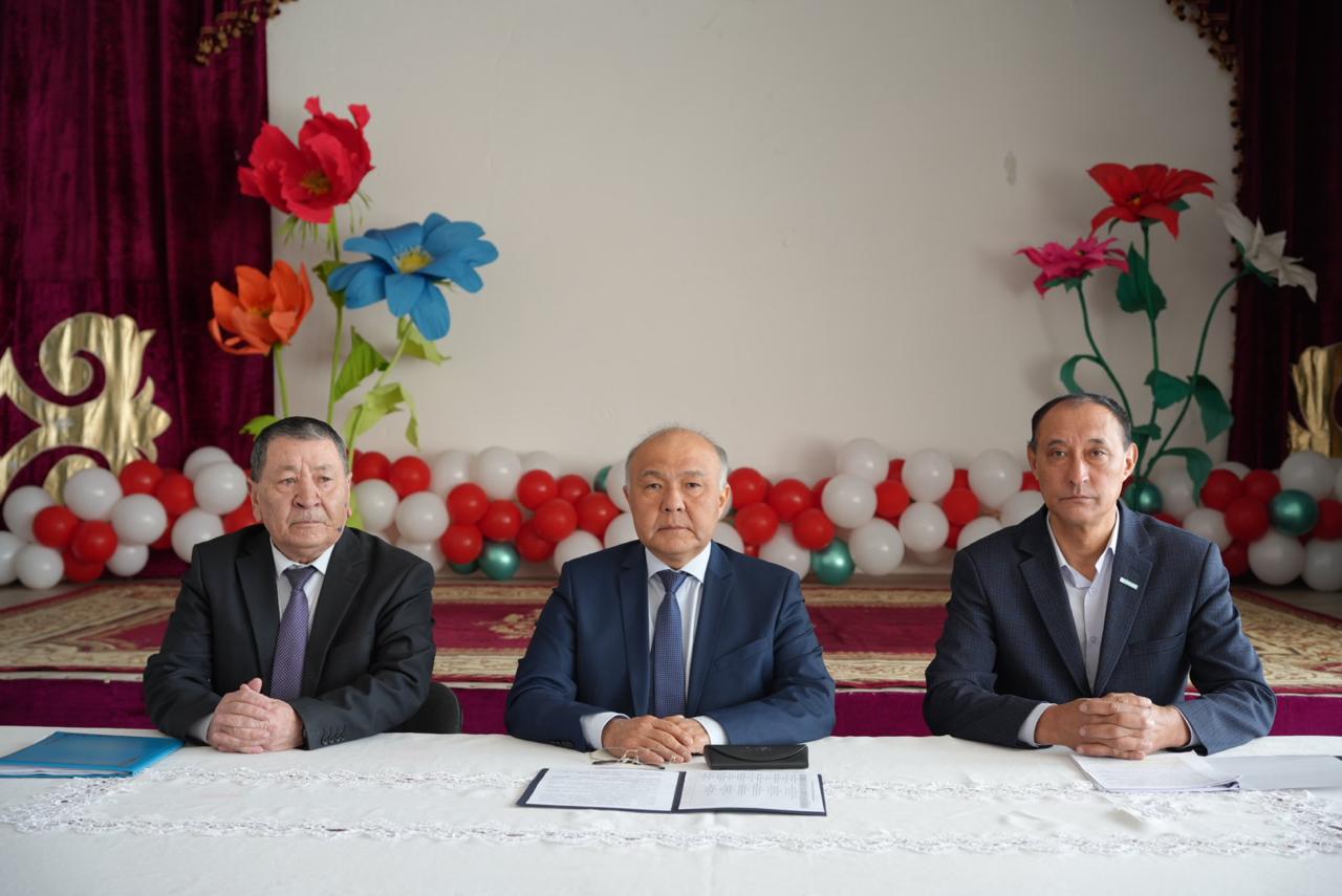 Жамбыл ауылындағы Абай атындағы орта мектеп ұжымымен кездесу өтті