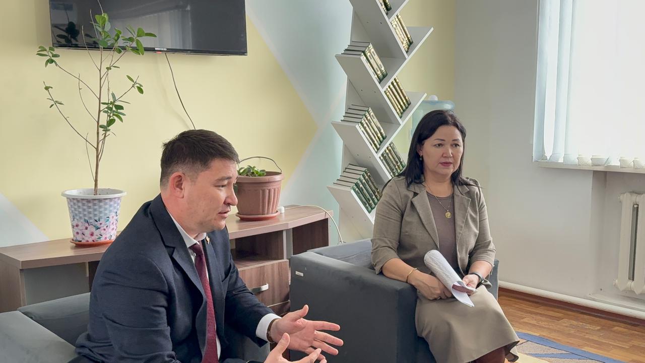 Мойынқұм ауданында жастармен мазмұнды кездесу өтті