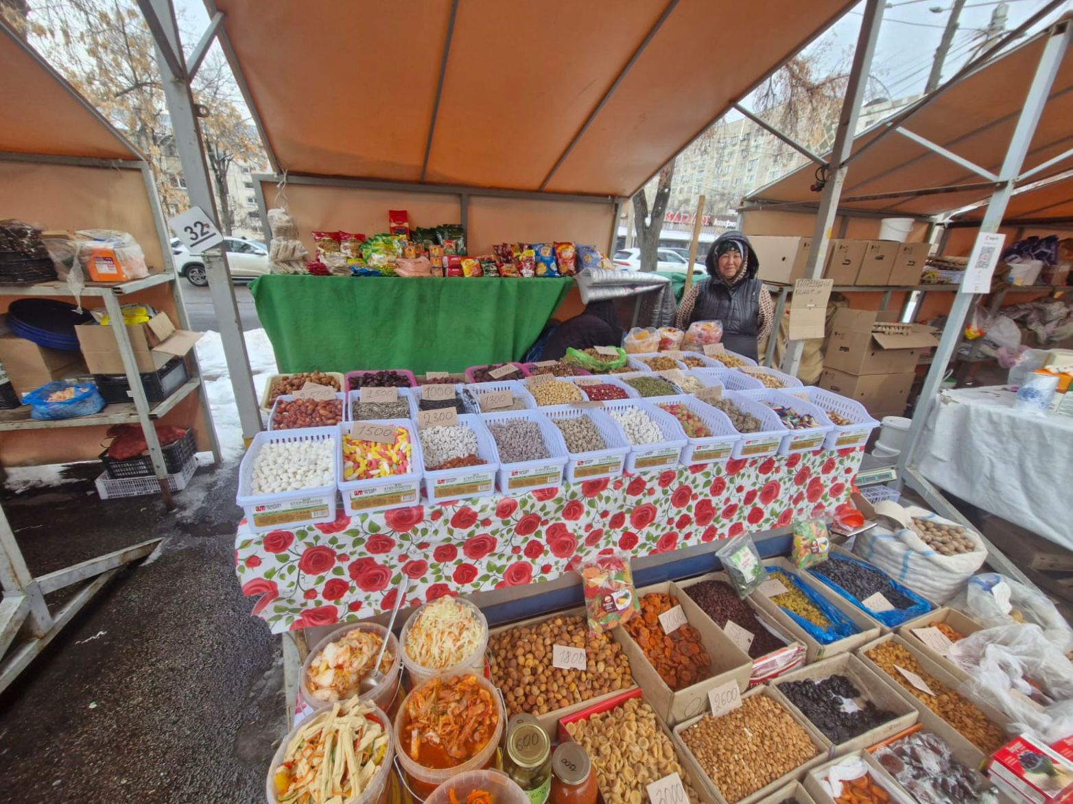 Алматы әкімінің орынбасары қалалық жәрмеңкелер желісін кеңейту және әлеуметтік павильондарды жаңғырту жұмыстарының дайындығын тексерді