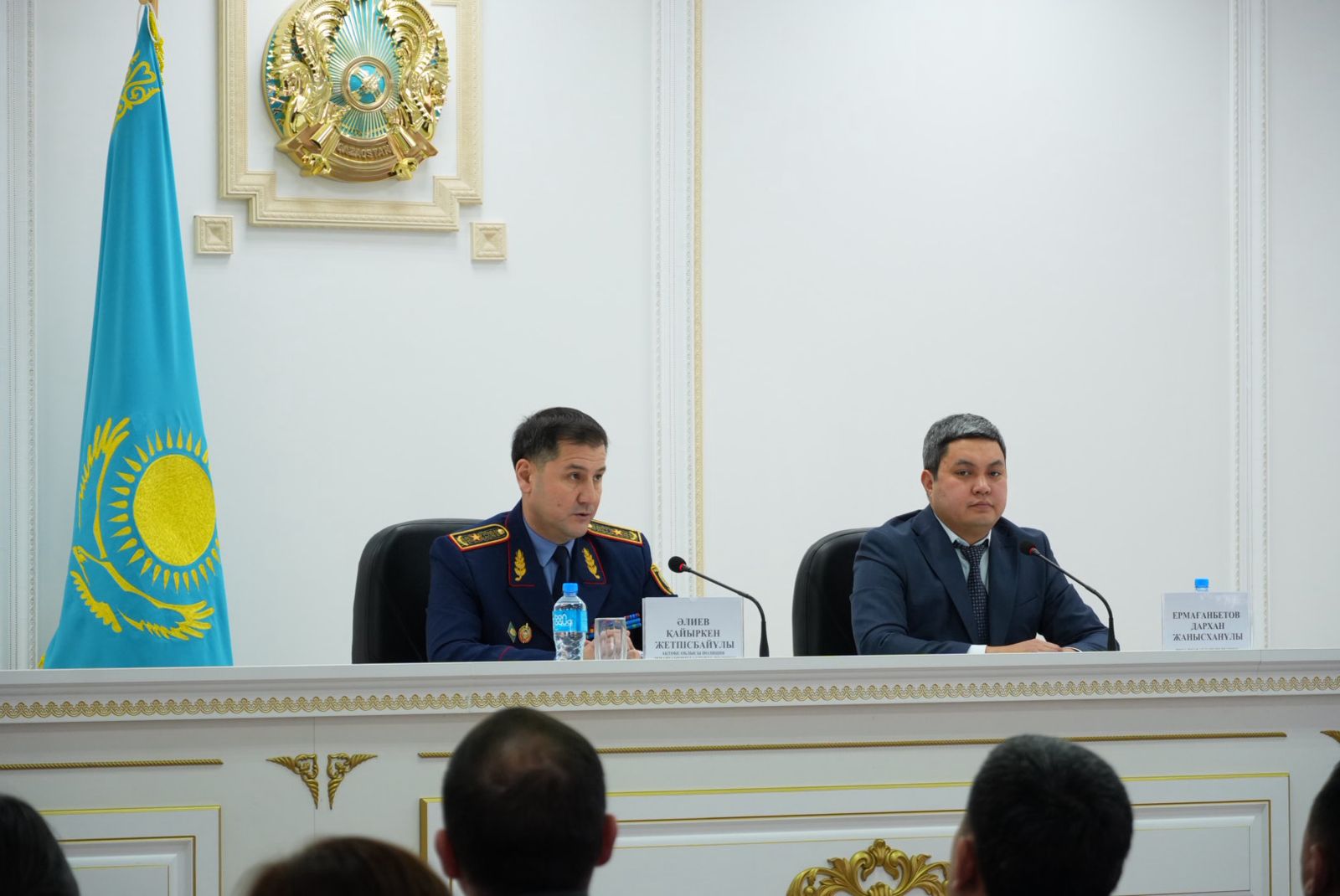 ПОЛИЦИЯ ДЕПАРТАМЕНТІНІҢ БАСТЫҒЫ ТҰРҒЫНДАРМЕН КЕЗДЕСТІ