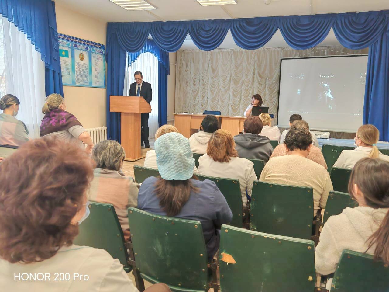 Мамлют аудандық ауруханасының медицина қызметкерлерімен адам құқықтары және Адам құқықтары жөніндегі уәкілдің қызметі мәселелеріне арналған кездесу