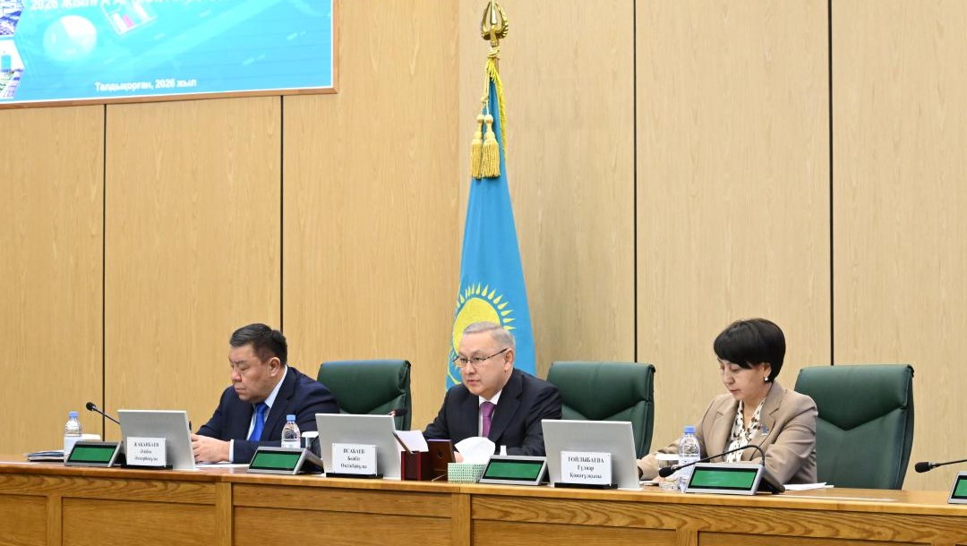 Бейбіт Исабаев Жетісу облысын дамытудың алты басым бағытын талқылады