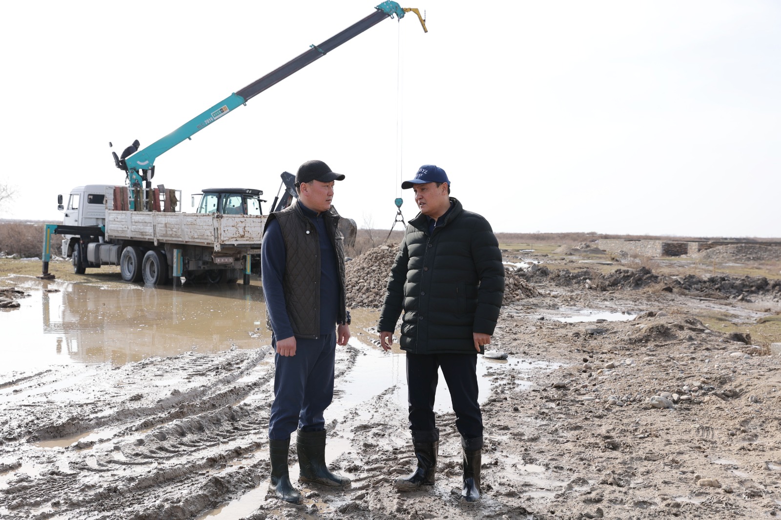 Ербол Карашукеев проверил противопаводковые работы в Таразе