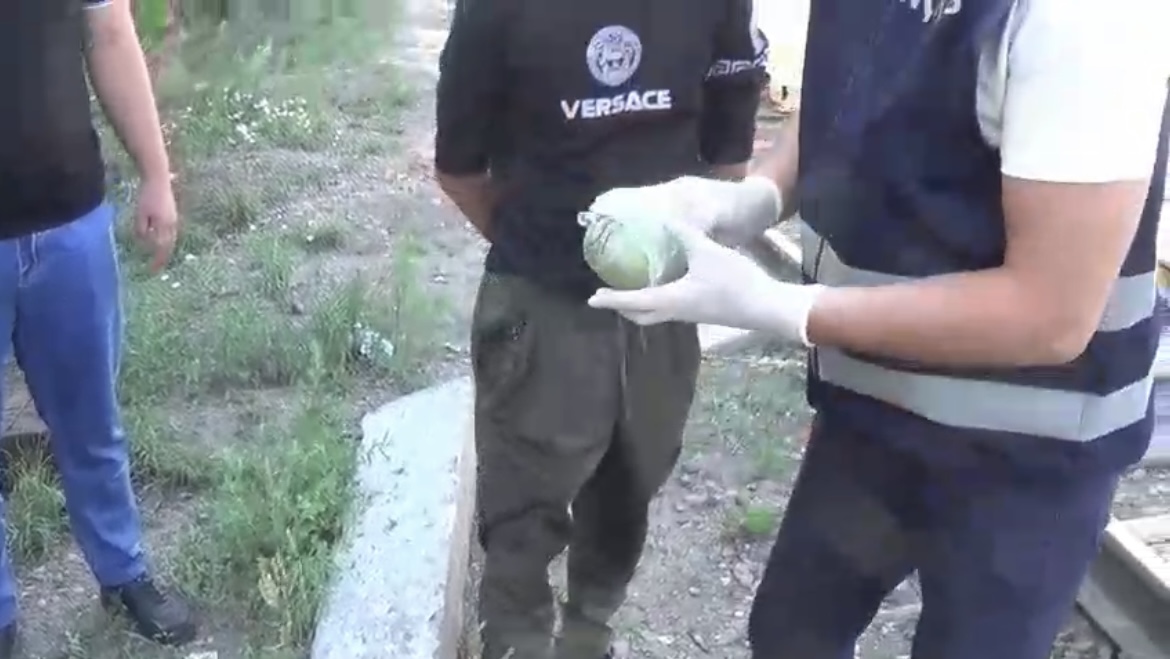 Көлік полицейлері аса ірі мөлшерде есірткіні заңсыз сақтау фактісінің жолын кесті