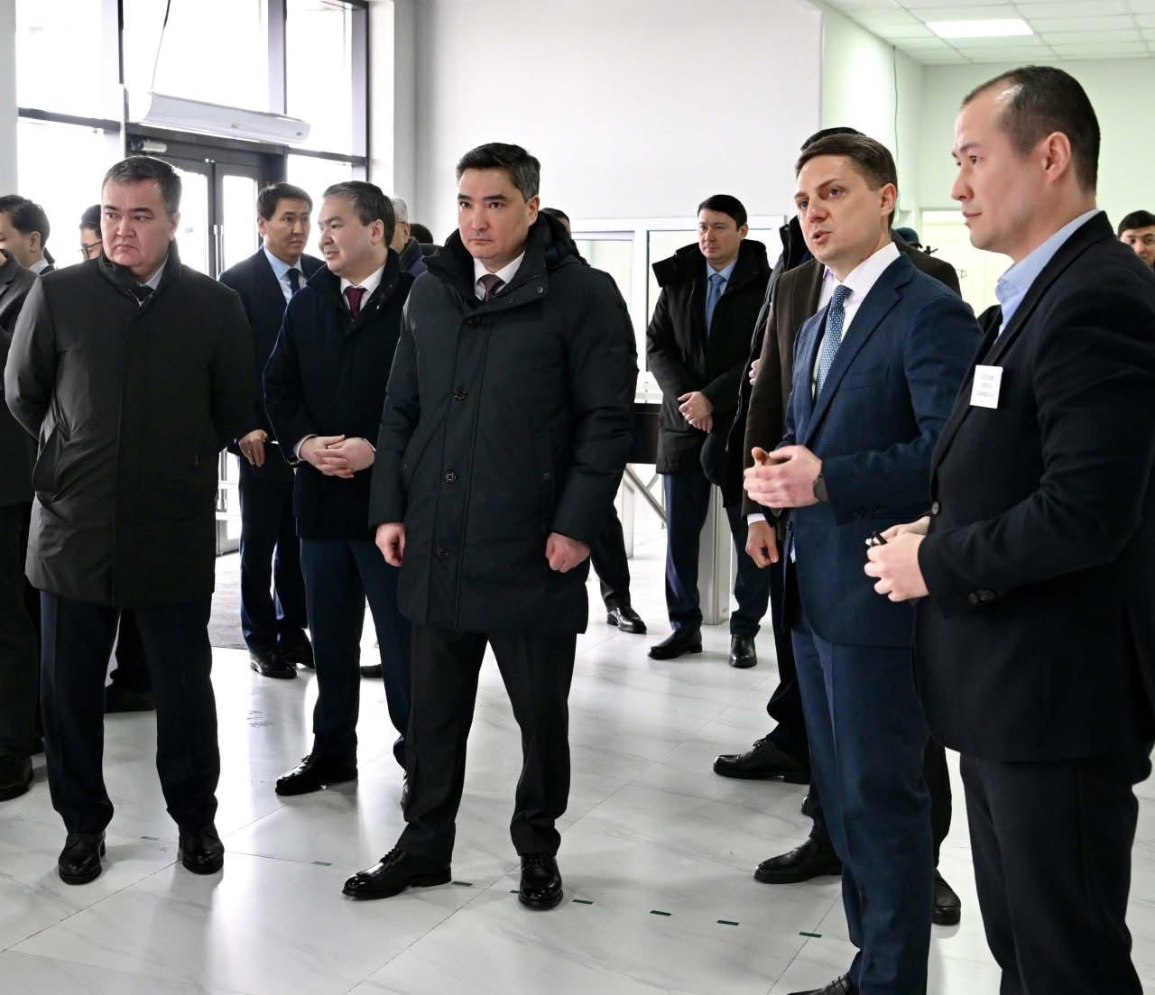 ШОБ-ты қолдау және спорттық инфрақұрылымды дамыту: Премьер-министр елордадағы жобалармен танысты