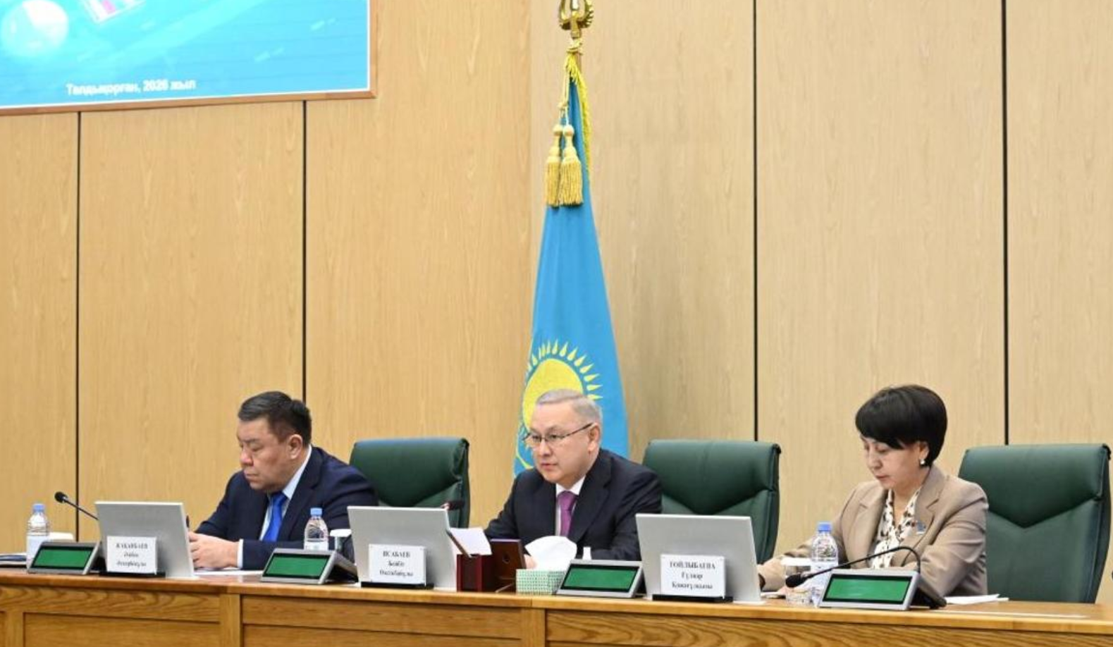 Бейбіт Исабаев Жетісу облысын дамытудың алты басым бағытын талқылады