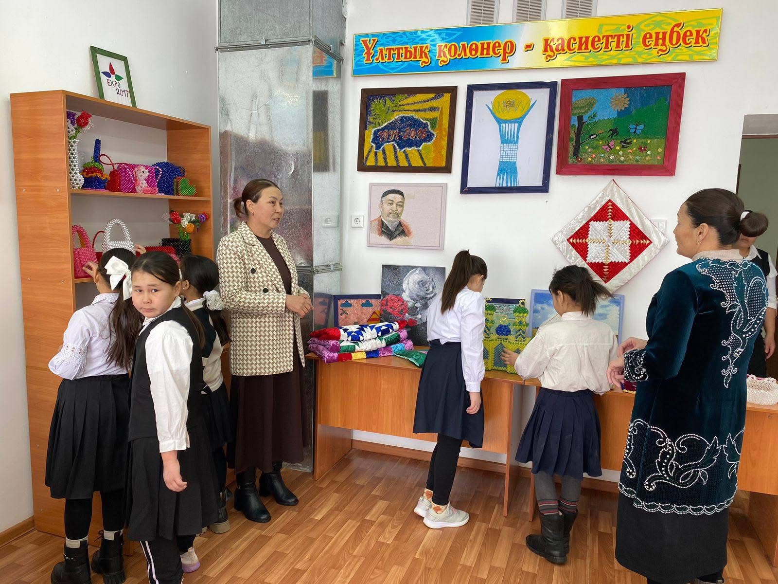 Қолөнер көрмесі ұйымдастырылды