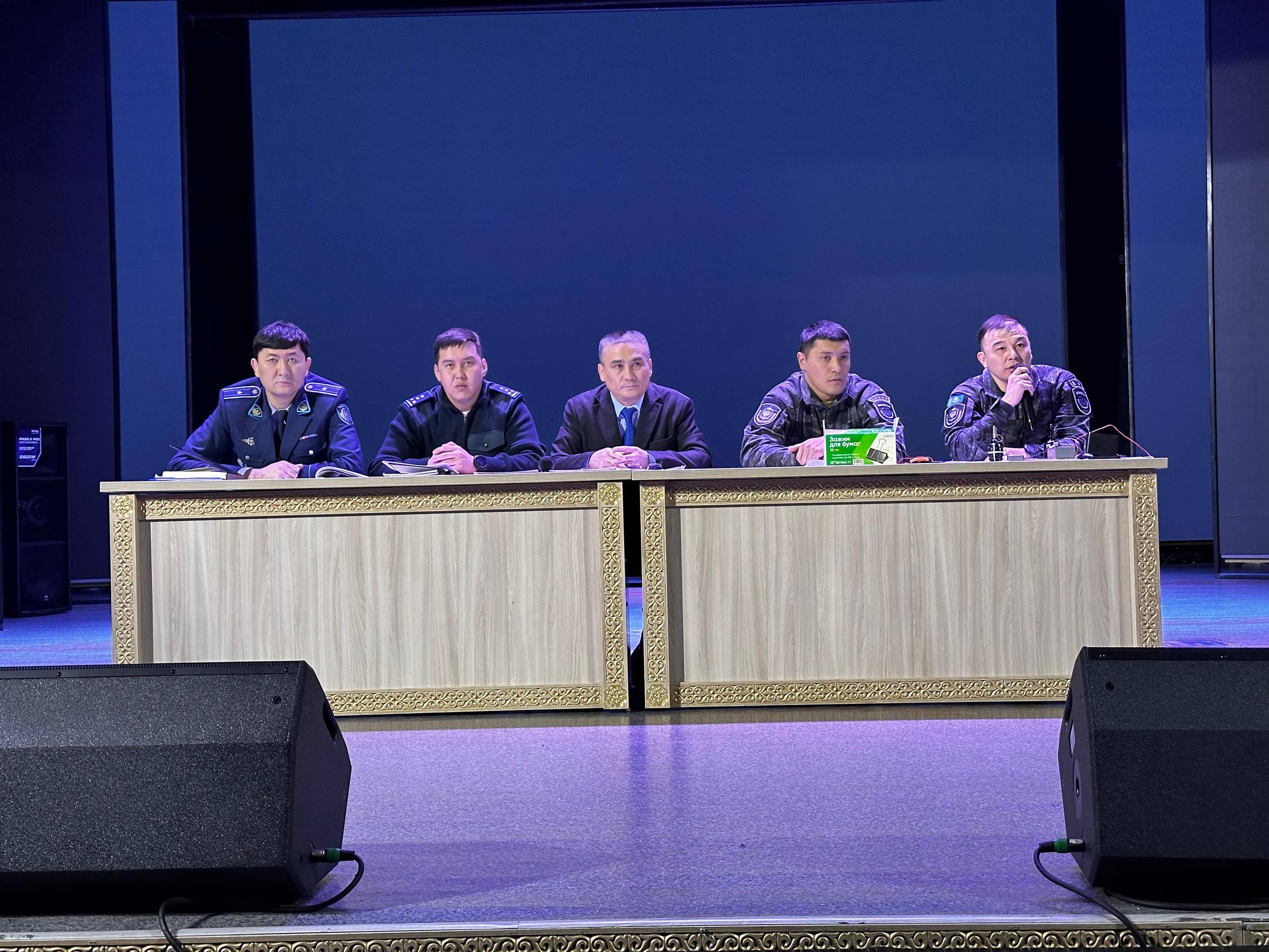 Рассмотрены вопросы предупреждения террористических угроз и усиления мер безопасности