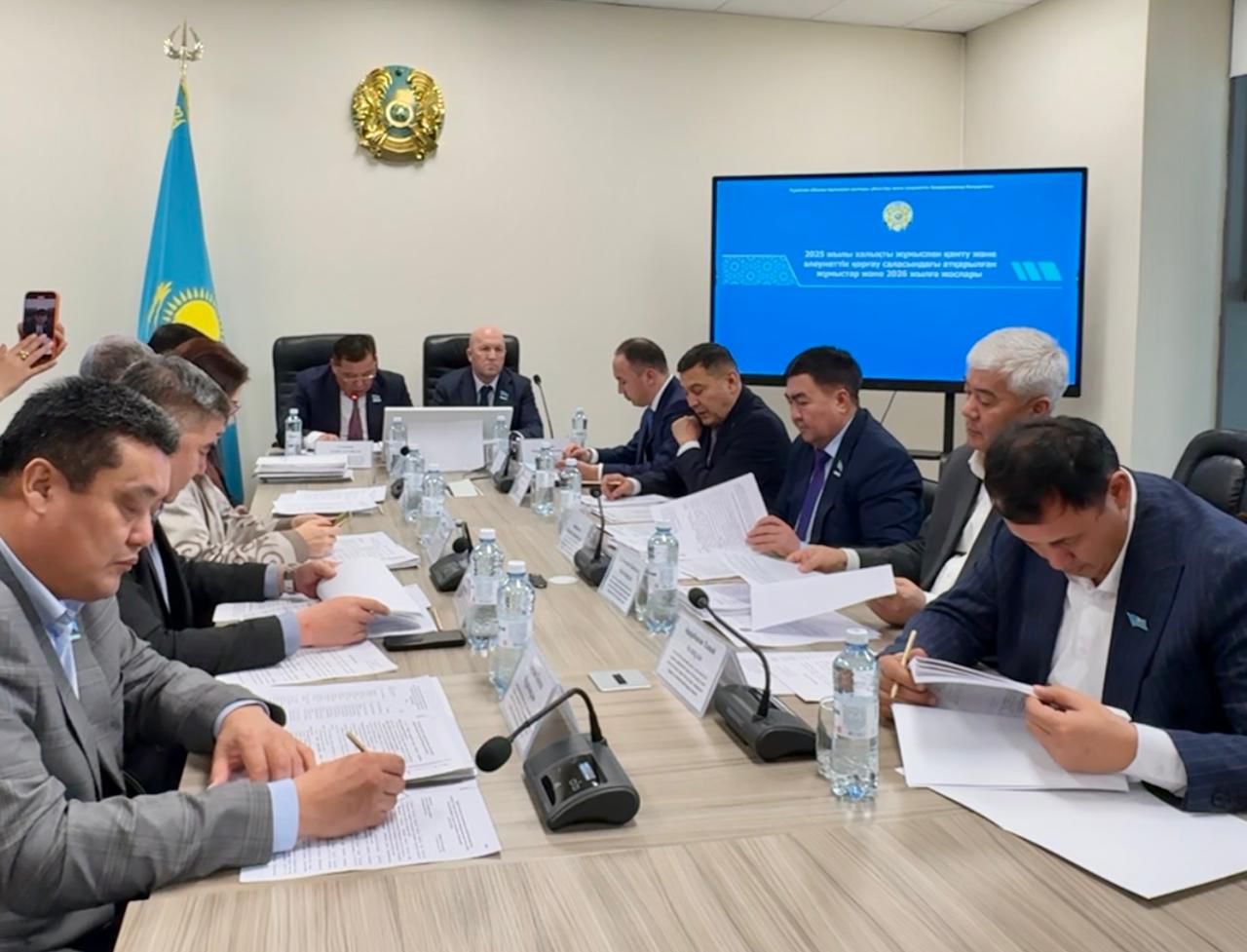 Түркістан облыстық мәслихатының әлеуметтік-мәдени даму, мемлекеттік-құқық, жергілікті өзін-өзі басқару және депутаттық этика мәселелері жөніндегі тұрақты комиссиясының отырысы