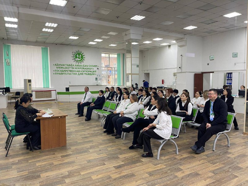 Халыққа қызмет көрсету орталығының қызметкерлеріне семинар өткізілді.