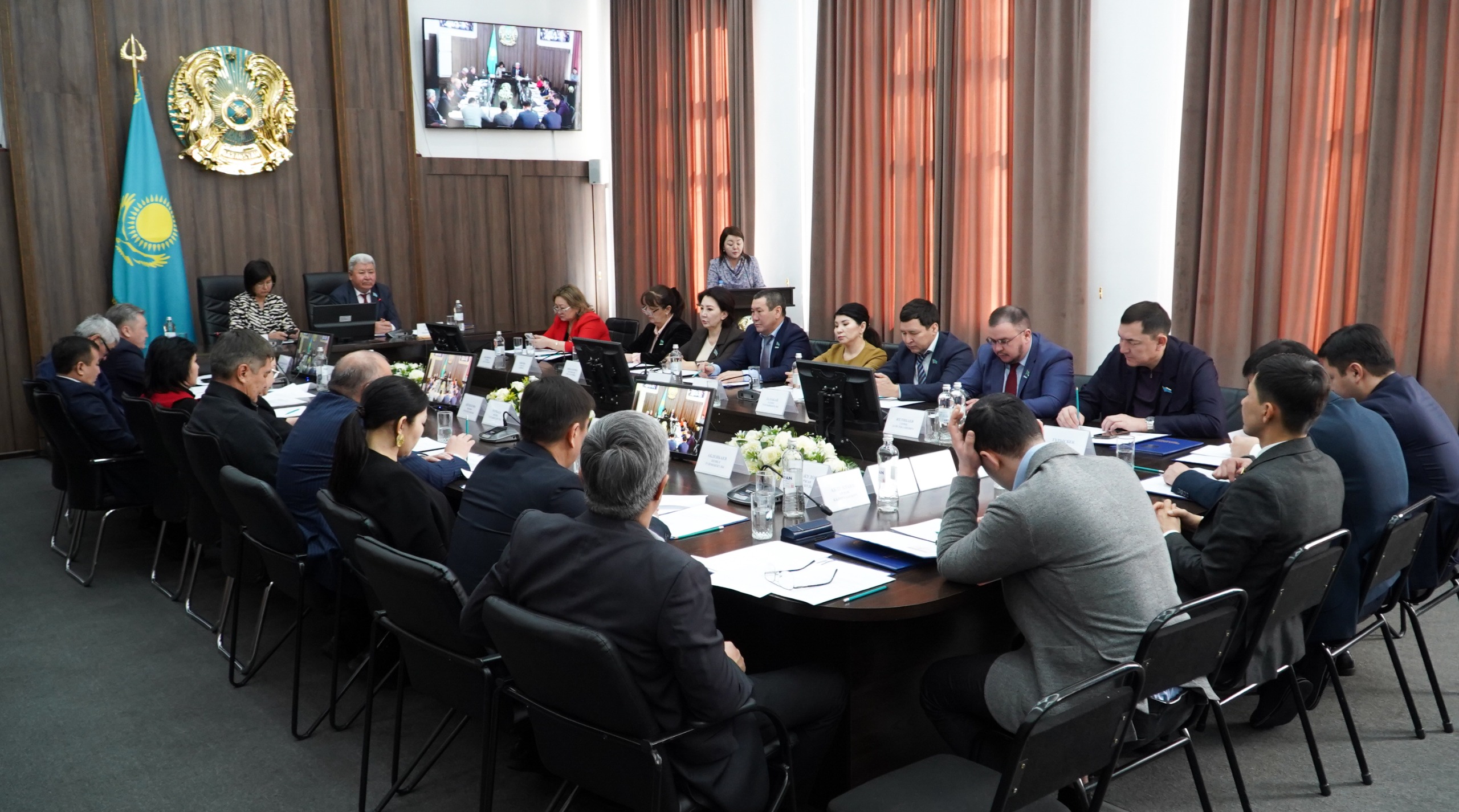 Қалалық мәслихаттың кезекті 38-сессиясы өтті