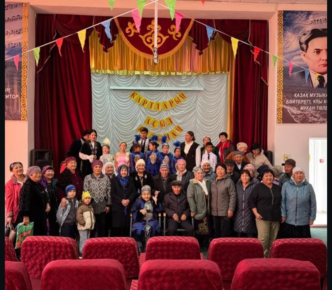 1-ші қазан күні Қарашыған ауылдық округінің мәдениет үйінде Қарттар күніне орай мерекелік шара өтті.