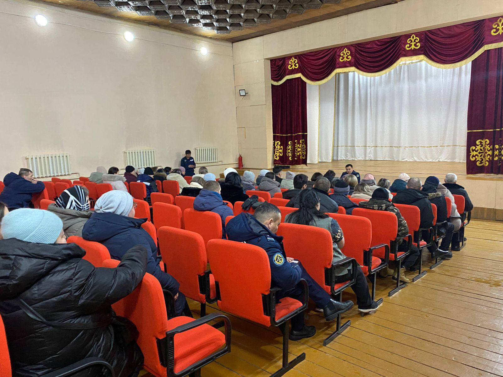 Пионер ауылдық округінің тұрғындарымен полиция бөлімінің бастығының есептік кездесуі.