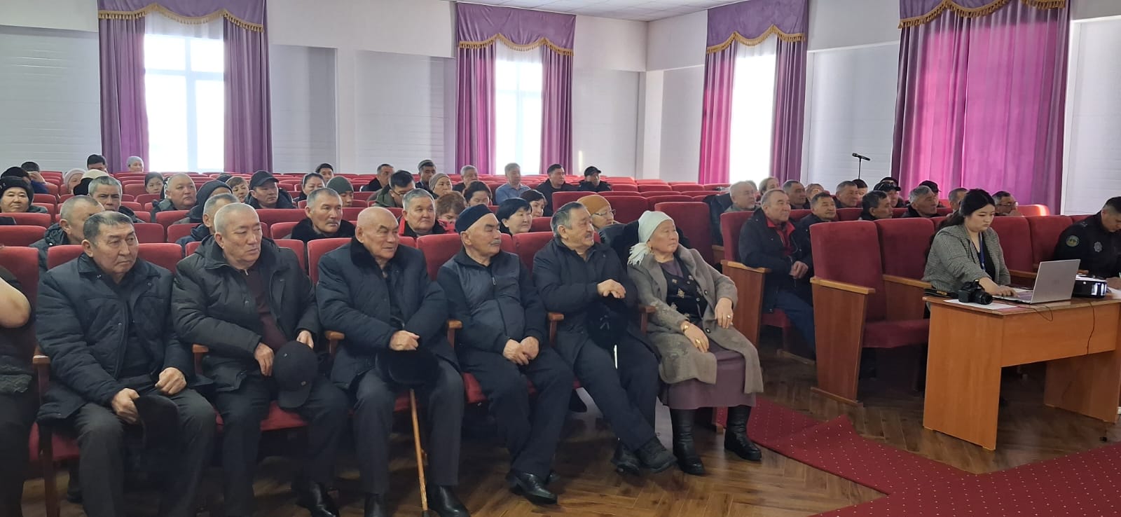 Жағатал ауылдық округі әкімінің тұрғындармен есептік кездесуі өтті.