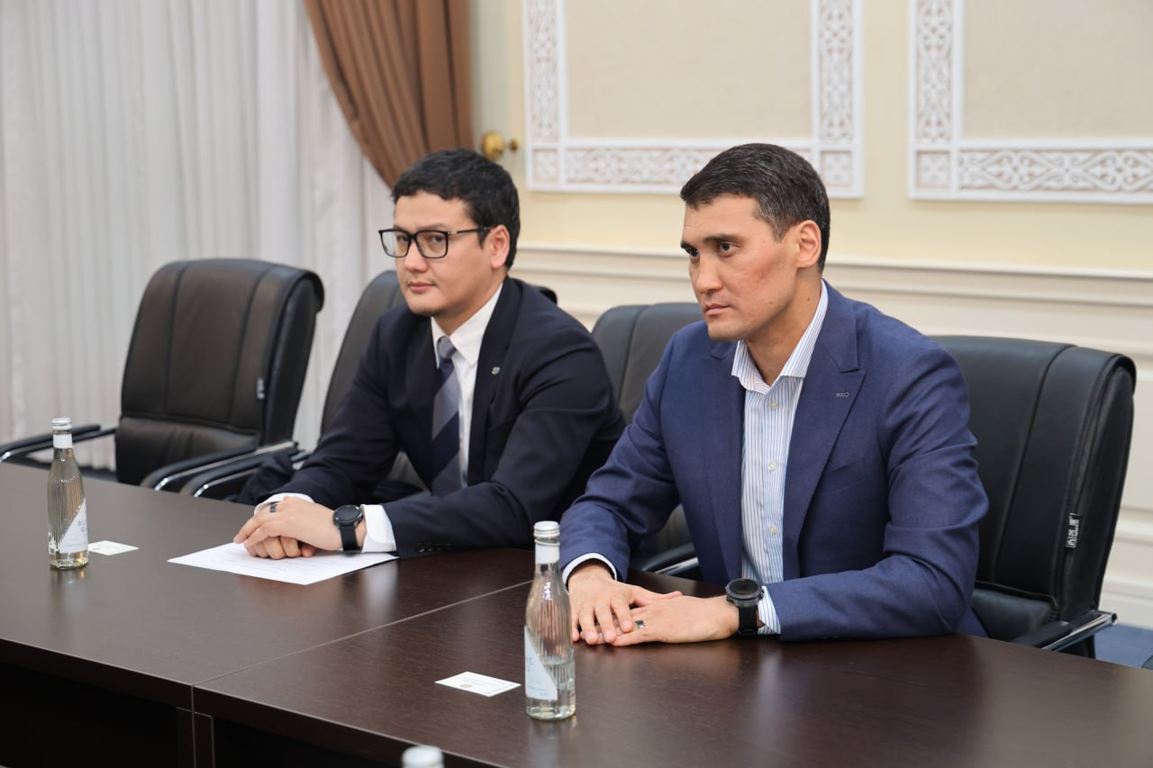 Посол Б. Атамкулов встретился с Директором компании «NRG BI» Д. Адильхановым