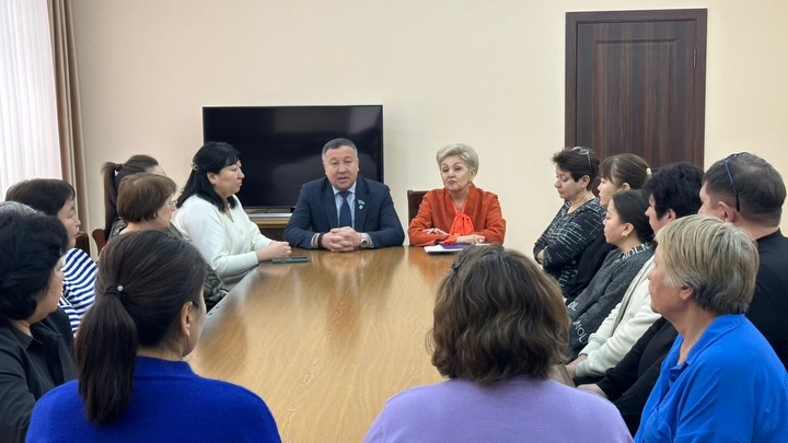 "Көкшетау" мәдениет сарайының ұжымы конституциялық реформаларды талқылады