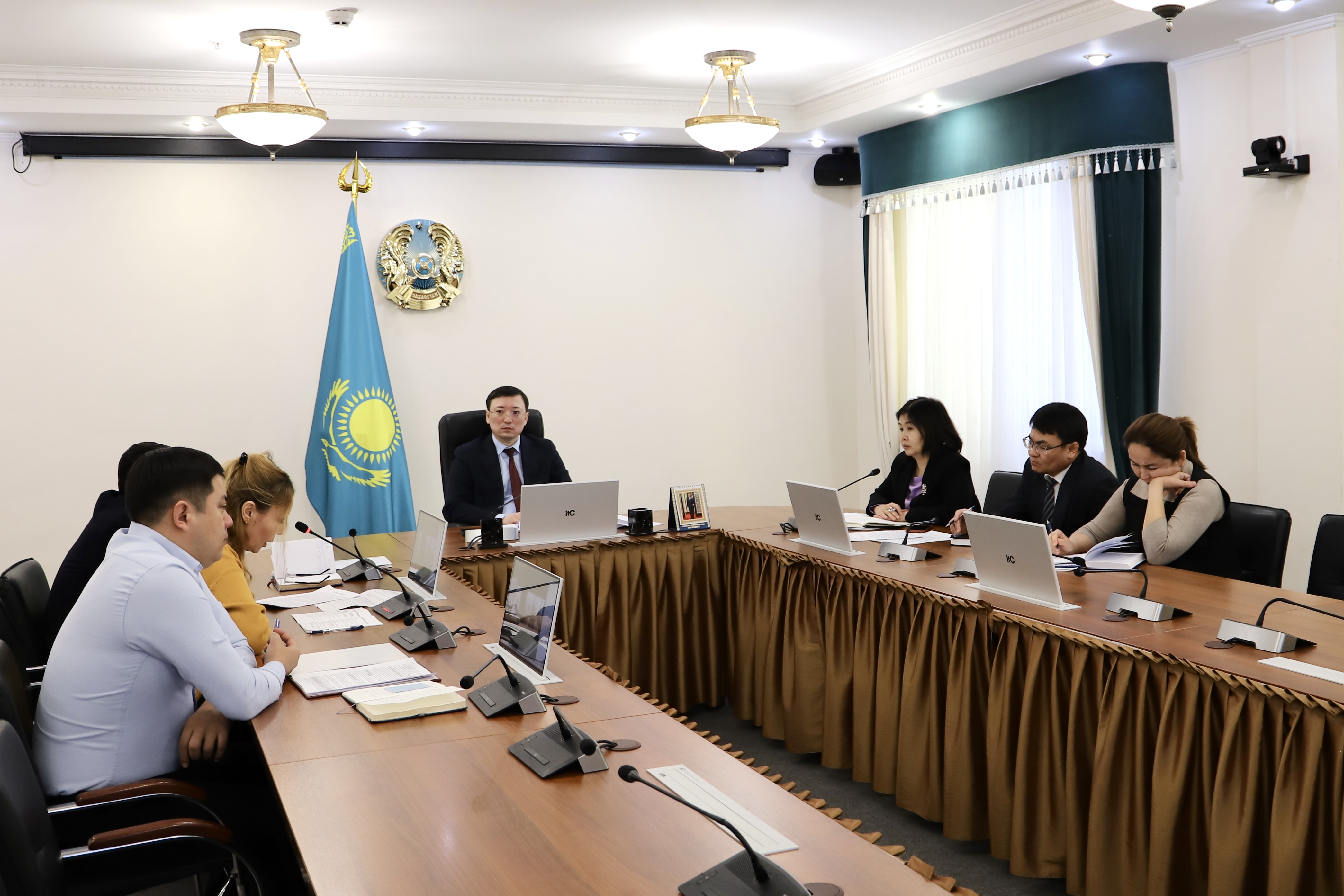 ҚР ЕХӘҚМ-де сыбайлас жемқорлыққа қарсы комплаенс-офицерлермен жұмыс кездесуі өтті