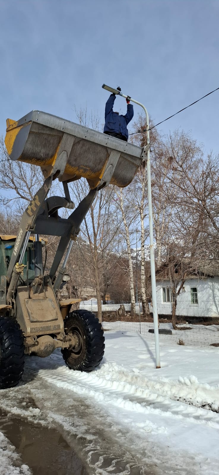 Кербұлақ ауданы, Көксу ауылдық округі, Көксу ауылының ішкі көше жарықтарын ауыстыру жұмыстары жүргізілді.