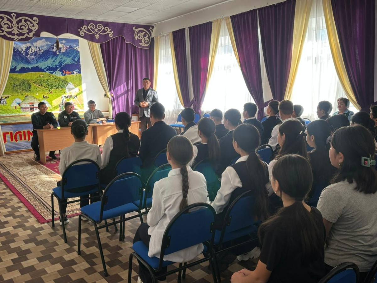 Абай облысында ҚАЖ қызметкерлері оқушылармен профилактикалық кездесу өткізді.
